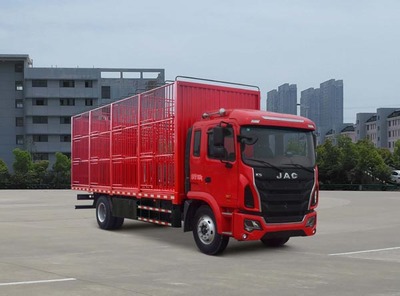 江淮HFC5181CCQP3K1A50S3V畜禽運輸車 專業、高效與安全的現代化畜禽物流解決方案